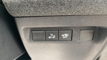 Vauxhall Grandland 1.2 Ultimate SUV 5dr Petrol Hybrid e-DCT Euro 6 (s/s) (136 ps)