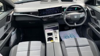 Vauxhall Grandland Electric 73kWh Ultimate SUV 5dr Electric Auto (213 ps)