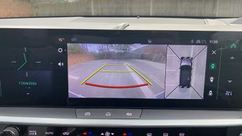 Vauxhall Grandland Electric 73kWh Ultimate SUV 5dr Electric Auto (213 ps)