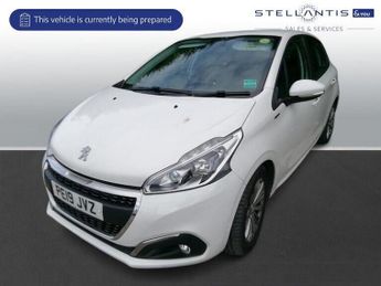 Peugeot 208 1.2 PureTech Signature Hatchback 5dr Petrol Manual Euro 6 (s/s) 