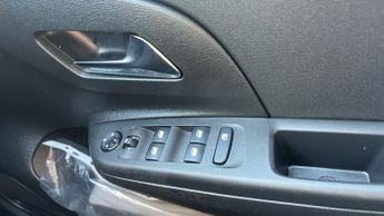 Vauxhall Corsa Electric 50kWh SE Premium Hatchback 5dr Electric Auto (136 ps)