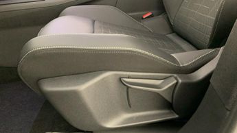 Peugeot 3008 73kWh GT SUV 5dr Electric Auto (210 ps)