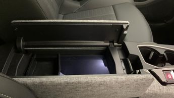 Peugeot 3008 73kWh GT SUV 5dr Electric Auto (210 ps)