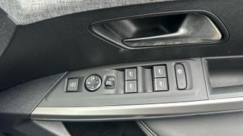 Peugeot 3008 73kWh GT SUV 5dr Electric Auto (210 ps)