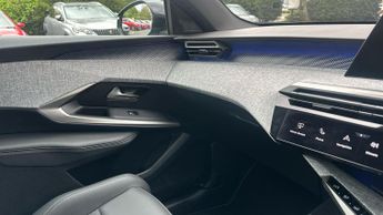 Peugeot 3008 73kWh GT SUV 5dr Electric Auto (210 ps)
