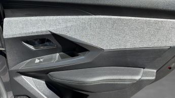 Peugeot 3008 73kWh GT SUV 5dr Electric Auto (210 ps)