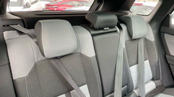 Vauxhall Grandland Electric 73kWh Ultimate SUV 5dr Electric Auto (213 ps)