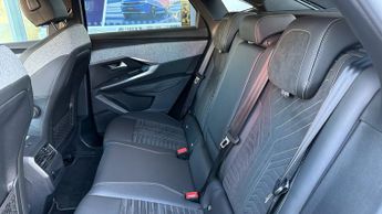Peugeot 3008 73kWh GT SUV 5dr Electric Auto (210 ps)