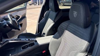 Peugeot 3008 73kWh GT SUV 5dr Electric Auto (210 ps)