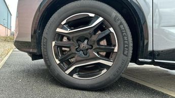 Peugeot 3008 73kWh GT SUV 5dr Electric Auto (210 ps)