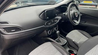 Fiat Tipo 1.5 FireFly Turbo MHEV Cross Hatchback 5dr Petrol DCT Euro 6 (s/