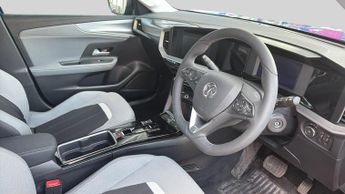 Vauxhall Mokka Electric 50kWh Design SUV 5dr Electric Auto (136 ps)
