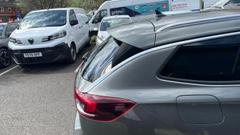 Vauxhall Insignia 2.0 Turbo D BlueInjection SRi Nav Sports Tourer 5dr Diesel Auto 