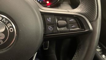 Alfa Romeo Tonale 1.5 VGT MHEV Ti SUV 5dr Petrol Hybrid DCT Euro 6 (160 ps)