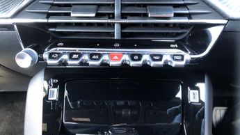 Peugeot 2008 50kWh Allure SUV 5dr Electric Auto (7kW Charger) (136 ps)