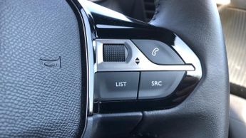 Peugeot 2008 50kWh Allure SUV 5dr Electric Auto (7kW Charger) (136 ps)