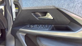 Peugeot 3008 73kWh GT SUV 5dr Electric Auto (210 ps)