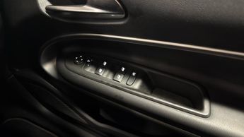 Jeep Avenger 1.2 e-Hybrid Summit SUV 5dr Petrol Hybrid e-DCT Euro 6 (s/s) (10