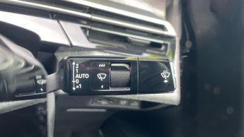 Peugeot 3008 SUV 1.2 GT SUV 5dr Petrol Hybrid e-DSC6 Euro 6 (s/s) (136 ps)