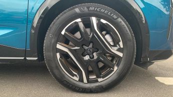 Peugeot 3008 73kWh GT SUV 5dr Electric Auto (210 ps)