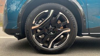 Peugeot 3008 73kWh GT SUV 5dr Electric Auto (210 ps)