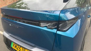 Peugeot 3008 73kWh GT SUV 5dr Electric Auto (210 ps)