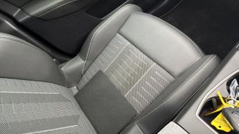 Peugeot 3008 73kWh GT SUV 5dr Electric Auto (210 ps)