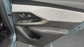 Peugeot 3008 73kWh GT SUV 5dr Electric Auto (210 ps)