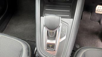 Renault Captur 1.6 E-TECH E-Tech engineered SUV 5dr Petrol Hybrid Auto Euro 6 (