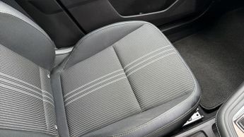 Renault Captur 1.6 E-TECH E-Tech engineered SUV 5dr Petrol Hybrid Auto Euro 6 (