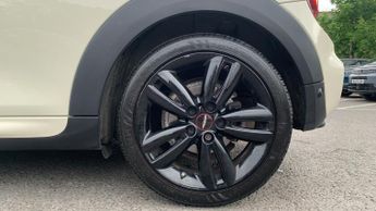 Mini Hatch 1.5 Cooper Sport Hatchback 3dr Petrol Steptronic Euro 6 (s/s) (1