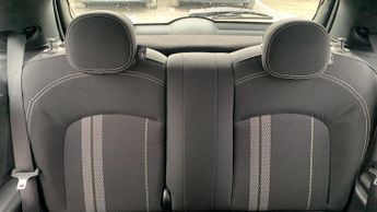 Mini Hatch 1.5 Cooper Sport Hatchback 3dr Petrol Steptronic Euro 6 (s/s) (1