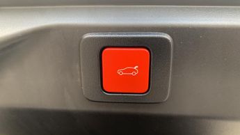 Peugeot 3008 73kWh GT SUV 5dr Electric Auto (210 ps)