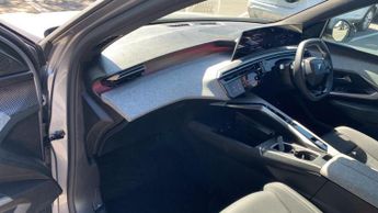 Peugeot 3008 73kWh GT SUV 5dr Electric Auto (210 ps)