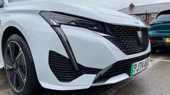 Peugeot 308 54kWh GT Hatchback 5dr Electric Auto (156 ps)