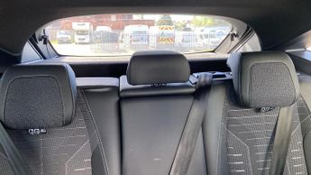 Peugeot 3008 73kWh GT SUV 5dr Electric Auto (210 ps)