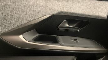 Peugeot 3008 73kWh GT SUV 5dr Electric Auto (210 ps)