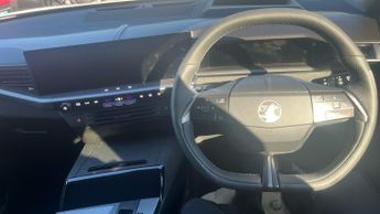 Vauxhall Grandland 1.2 Ultimate SUV 5dr Petrol Hybrid e-DCT Euro 6 (s/s) (145 ps)