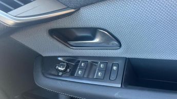 Vauxhall Grandland 1.2 Ultimate SUV 5dr Petrol Hybrid e-DCT Euro 6 (s/s) (145 ps)