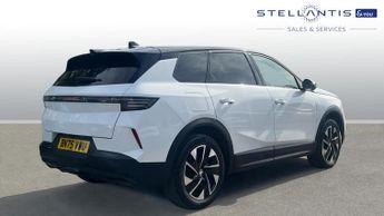 Vauxhall Grandland 1.2 Ultimate SUV 5dr Petrol Hybrid e-DCT Euro 6 (s/s) (145 ps)