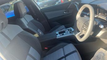 Vauxhall Grandland 1.2 Ultimate SUV 5dr Petrol Hybrid e-DCT Euro 6 (s/s) (145 ps)