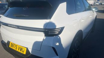 Vauxhall Grandland 1.2 Ultimate SUV 5dr Petrol Hybrid e-DCT Euro 6 (s/s) (145 ps)