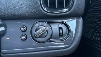 Mini Countryman 1.5 Cooper Classic SUV 5dr Petrol Steptronic Euro 6 (s/s) (136 p