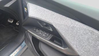 Peugeot 3008 73kWh GT SUV 5dr Electric Auto (210 ps)