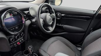 Mini Hatch 1.5 Cooper Classic Hatchback 5dr Petrol Steptronic Euro 6 (s/s) 