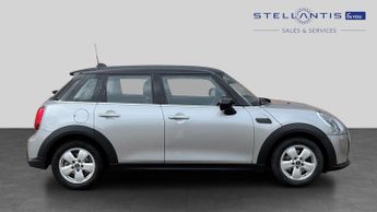 Mini Hatch 1.5 Cooper Classic Hatchback 5dr Petrol Steptronic Euro 6 (s/s) 