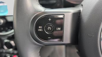 Mini Hatch 1.5 Cooper Classic Hatchback 5dr Petrol Steptronic Euro 6 (s/s) 