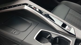 Peugeot 3008 73kWh GT SUV 5dr Electric Auto (210 ps)