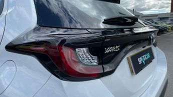 Toyota Yaris 1.5 VVT-h Icon Hatchback 5dr Petrol Hybrid E-CVT Euro 6 (s/s) (1