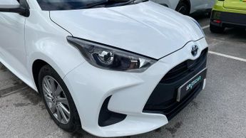 Toyota Yaris 1.5 VVT-h Icon Hatchback 5dr Petrol Hybrid E-CVT Euro 6 (s/s) (1